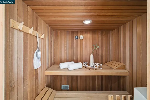 $2,438,000 | 38-38 Vista Del Mar, Orinda, CA 94563