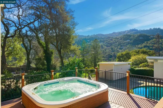 $2,438,000 | 38-38 Vista Del Mar, Orinda, CA 94563