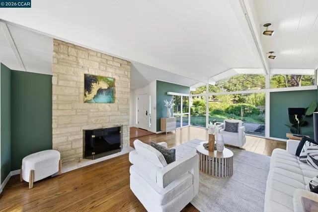 $2,438,000 | 38-38 Vista Del Mar, Orinda, CA 94563