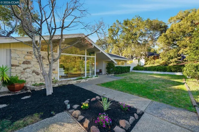 $2,438,000 | 38-38 Vista Del Mar, Orinda, CA 94563