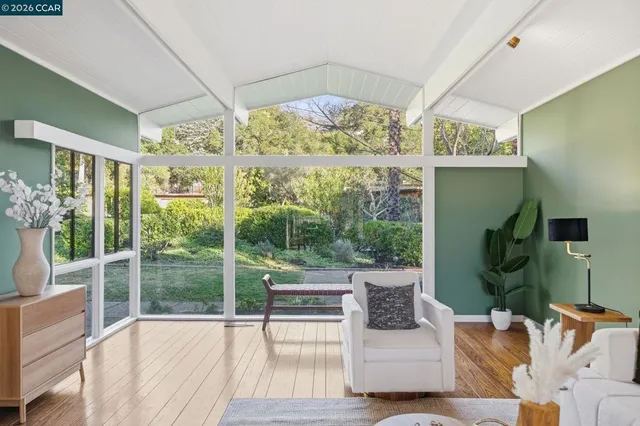 $2,438,000 | 38-38 Vista Del Mar, Orinda, CA 94563