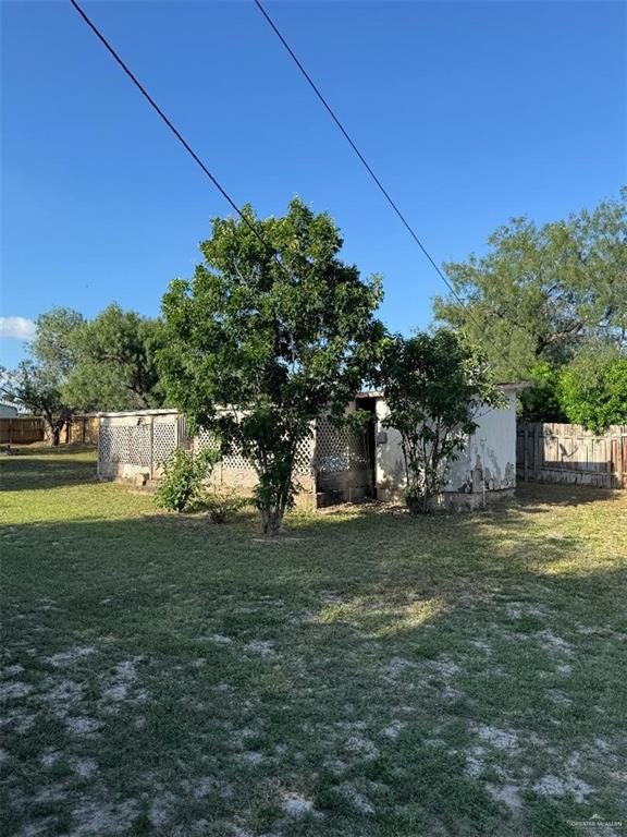 321 East 13th Street La Joya, TX 78560 - Photo 2 of 5