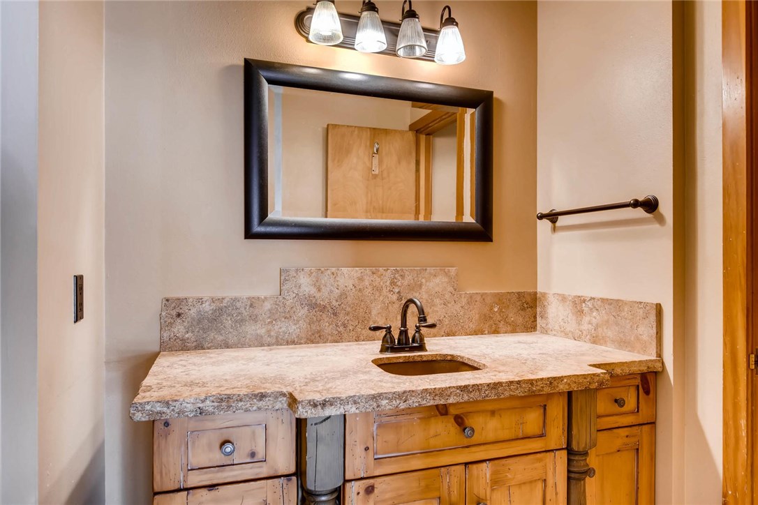 224 East Rabbit Court, Unit 224 Silverthorne, CO 80498 - Photo 17 of 25 Gallery Image 17