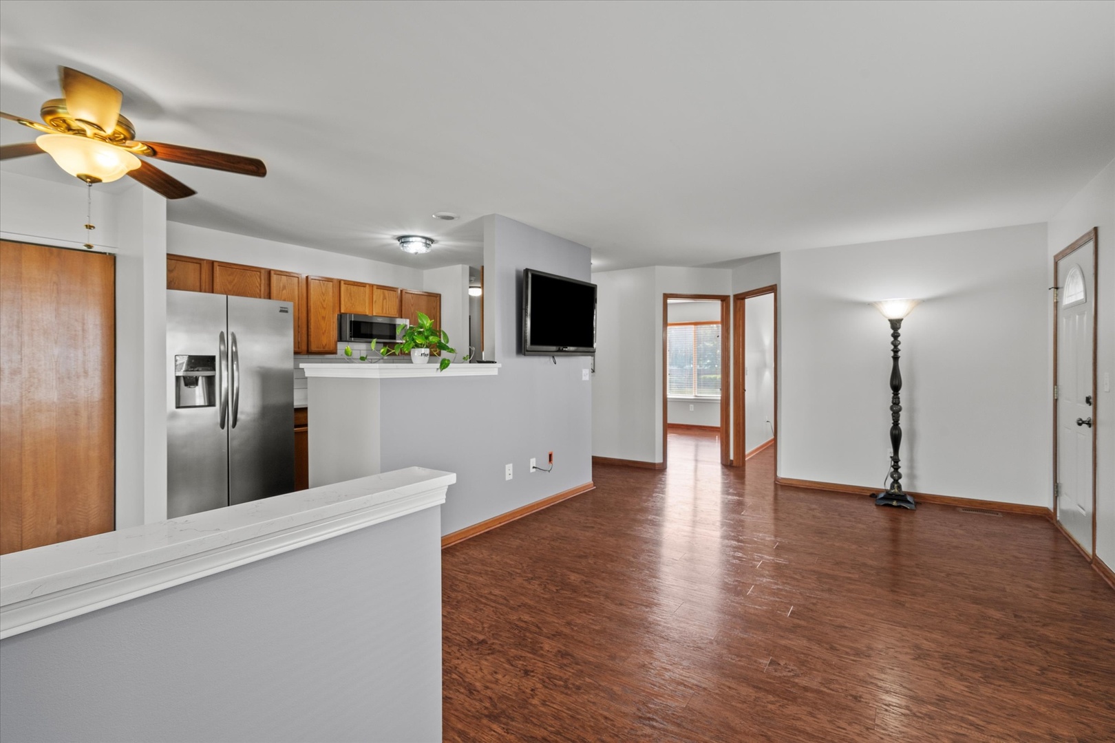 569 Scott Lane Romeoville, IL 60446 - Photo 3 of 30 Gallery Image 3