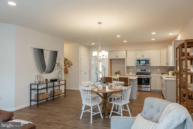 $549,900 | 606 Greenbriar Path, Cochranville, PA 19330