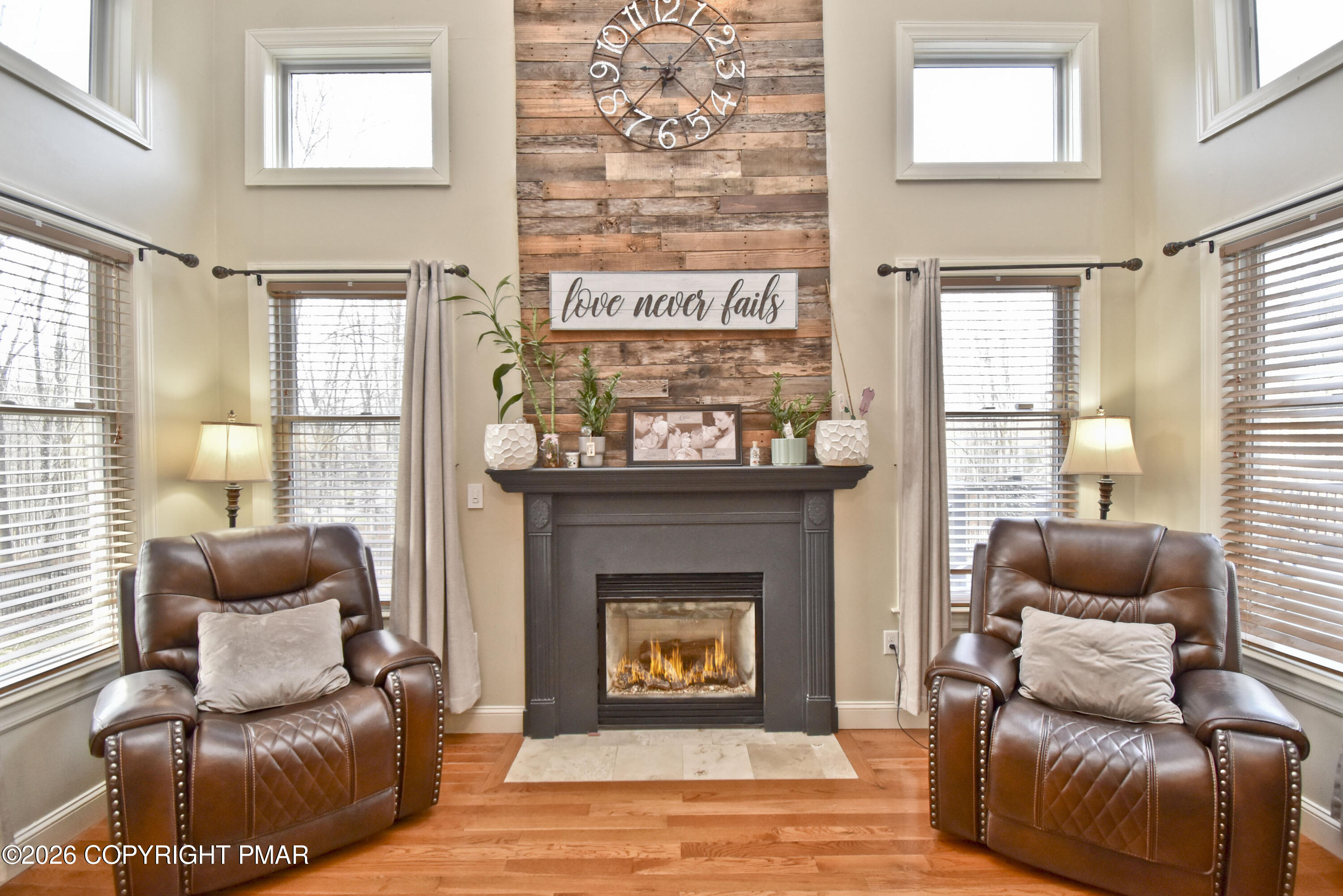155 Chase Road Stroudsburg, PA 18360 - Photo 4 of 76 6 Great Room (3)