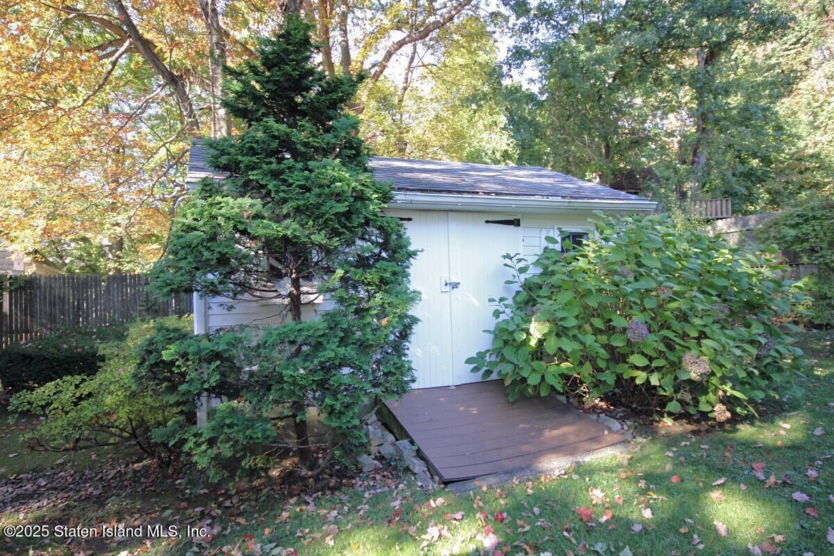 443 Edinboro Road Staten Island, NY 10306 - Photo 6 of 33 picture 6 edinboro rd