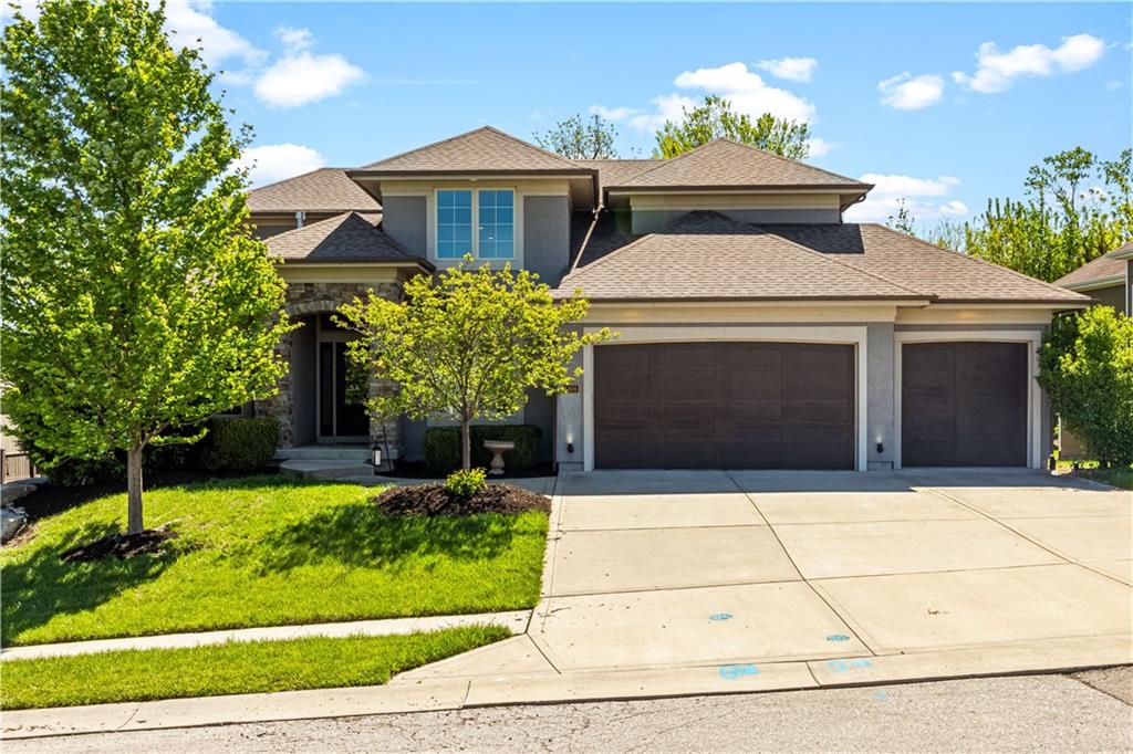 1104 Lakecrest Circle Raymore, MO 64083 - Photo 1 of 94