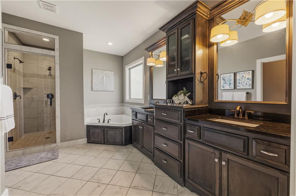 1104 Lakecrest Circle Raymore, MO 64083 - Photo 43 of 94