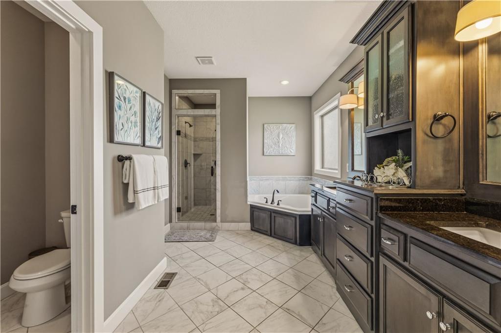 1104 Lakecrest Circle Raymore, MO 64083 - Photo 45 of 94