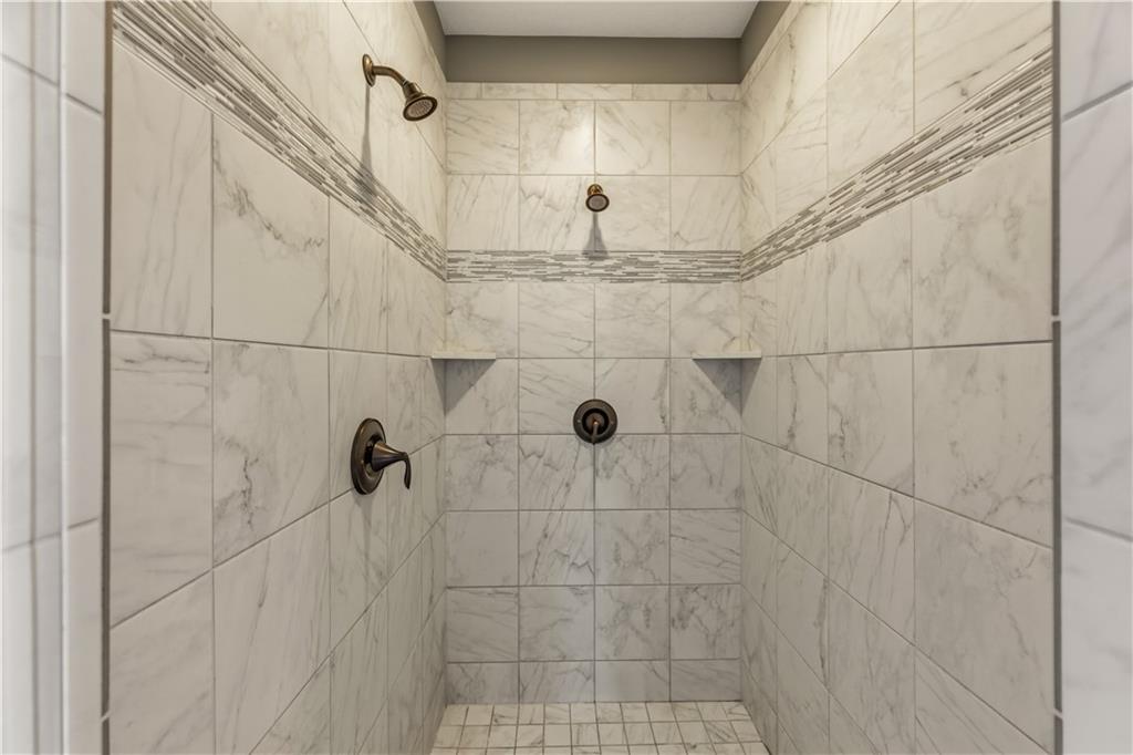 1104 Lakecrest Circle Raymore, MO 64083 - Photo 48 of 94