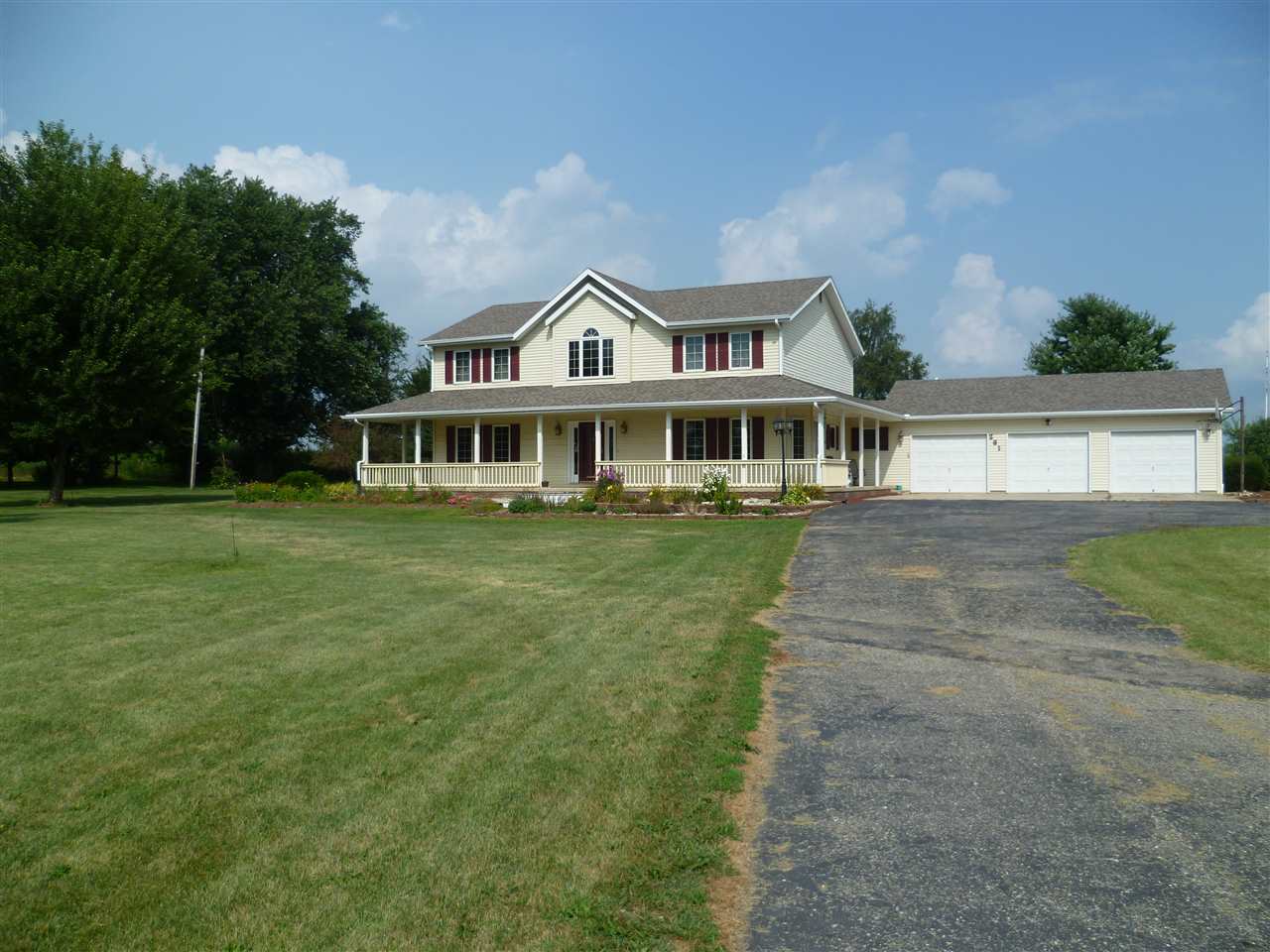 261 South St Road Akron, IN 46910 - Photo 4 of 36