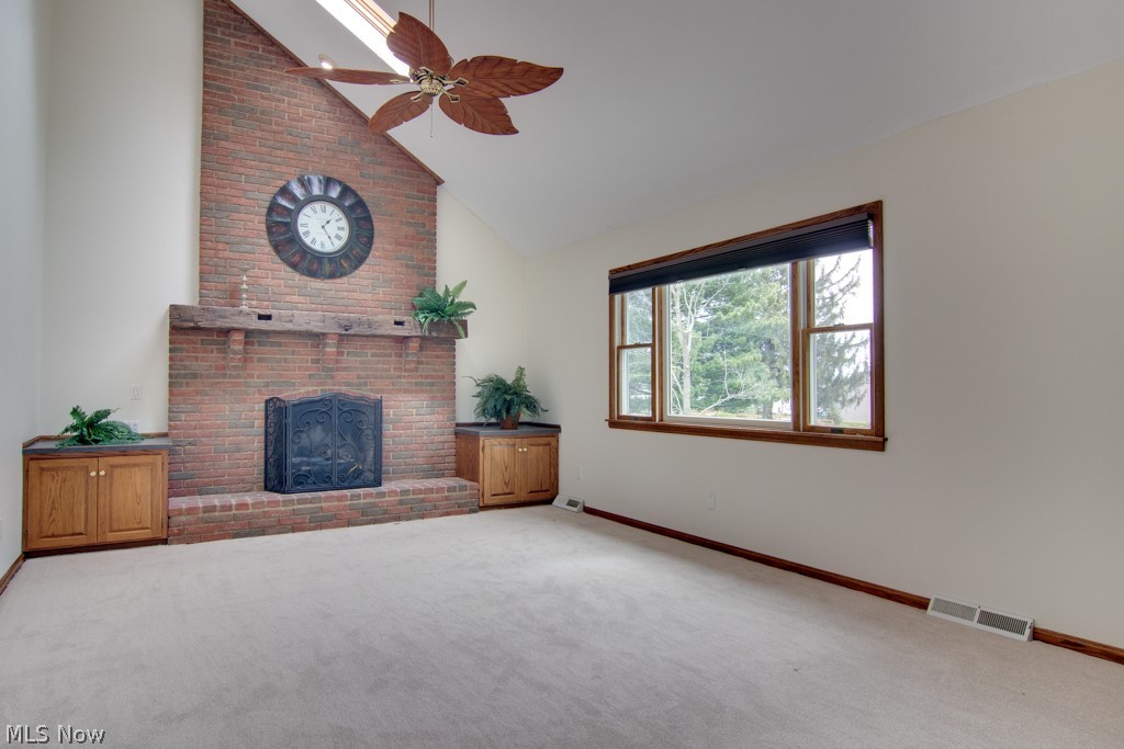 170 South Medina Line Road Akron, OH 44321 - Photo 4 of 28 Family room