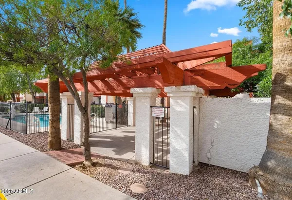 $1,299 | 4211 East Palm Lane, Unit 202, Phoenix, AZ 85008