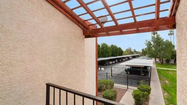 $1,299 | 4211 East Palm Lane, Unit 202, Phoenix, AZ 85008