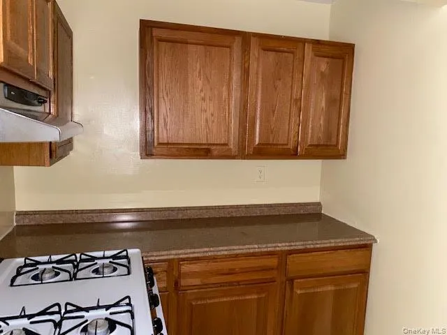 $2,600 | 199 Hoover Road, Unit 2F, Yonkers, NY 10710