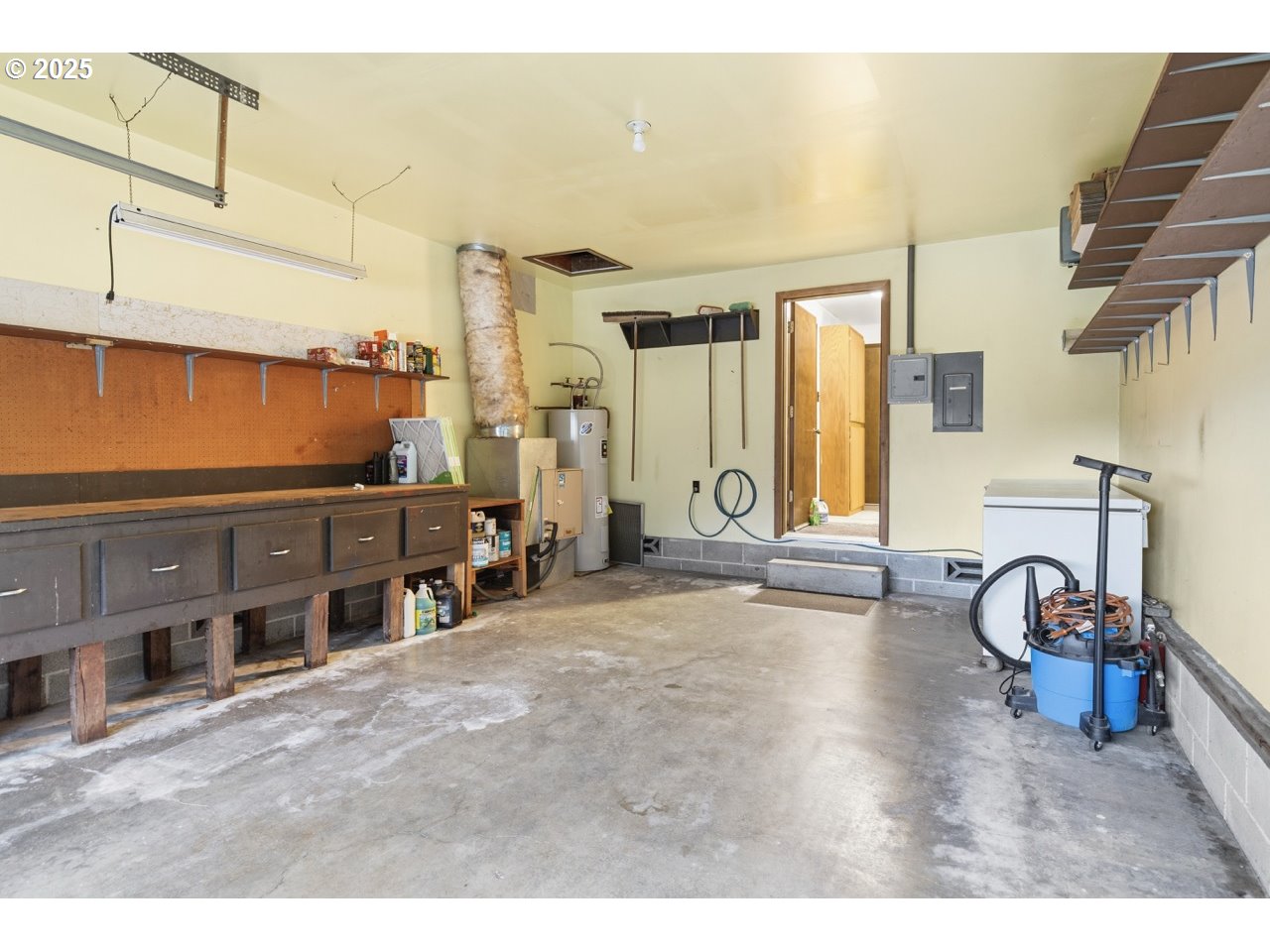 2100 Boyer Road Riddle, OR 97469 - Photo 23 of 33 a view of a room with gym equipment