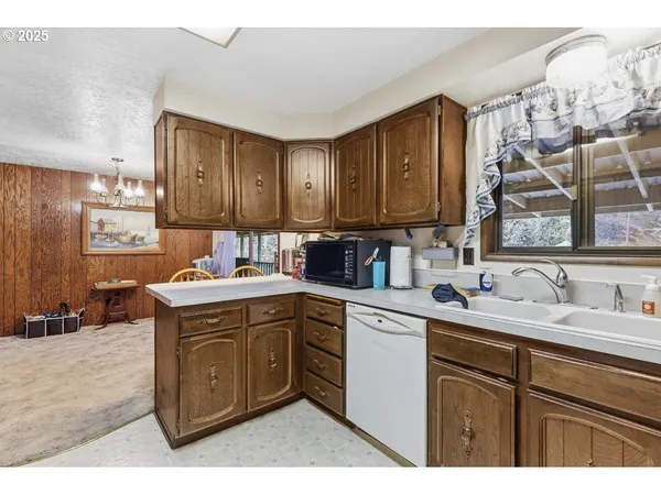 $435,000 | 2100 Boyer Road, Riddle, OR 97469