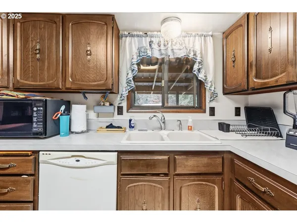 $435,000 | 2100 Boyer Road, Riddle, OR 97469