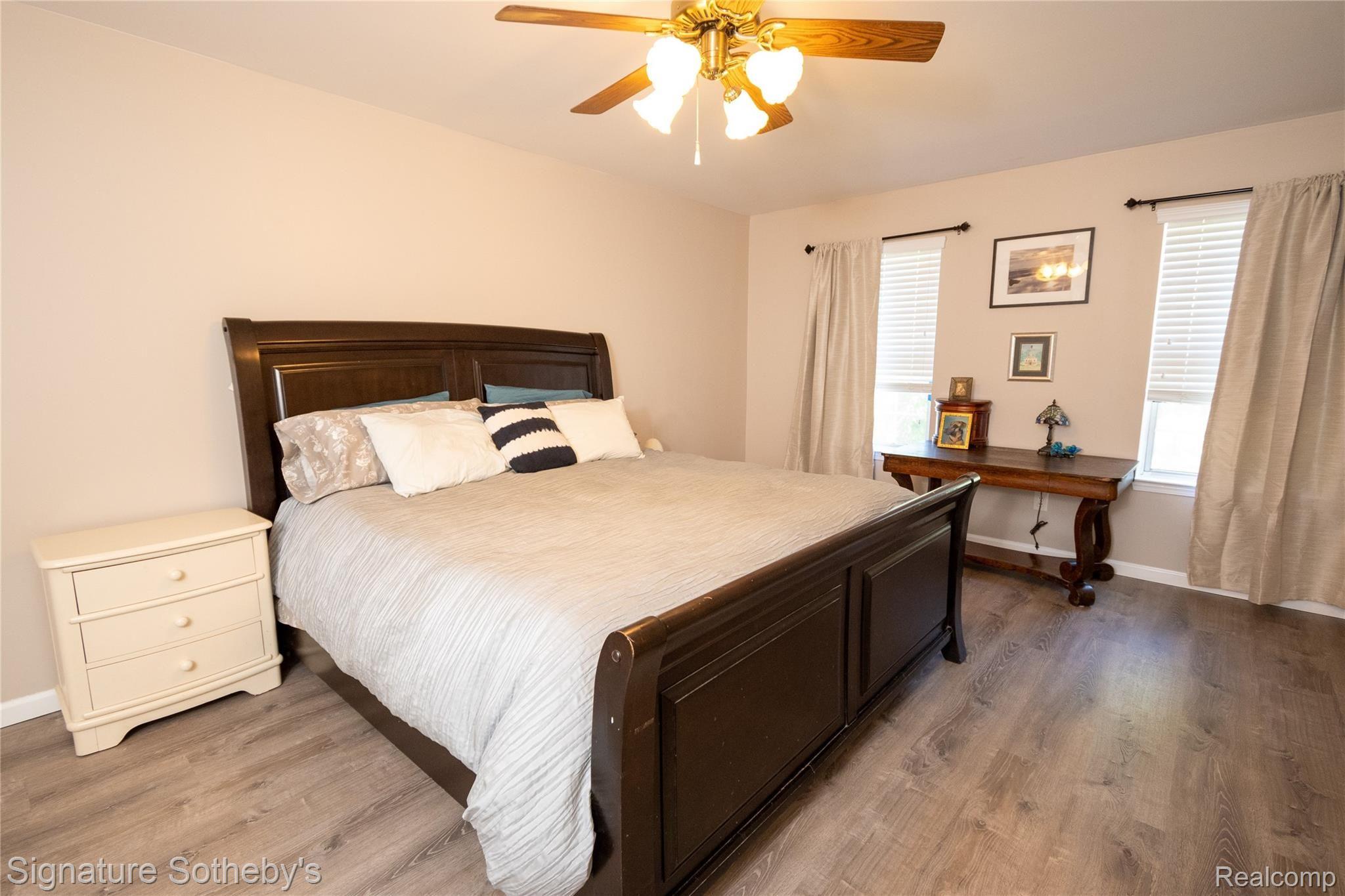 354 Whitney Drive Rochester, MI 48307 - Photo 21 of 35 Whitney Dr Master bedroom4.jpg
