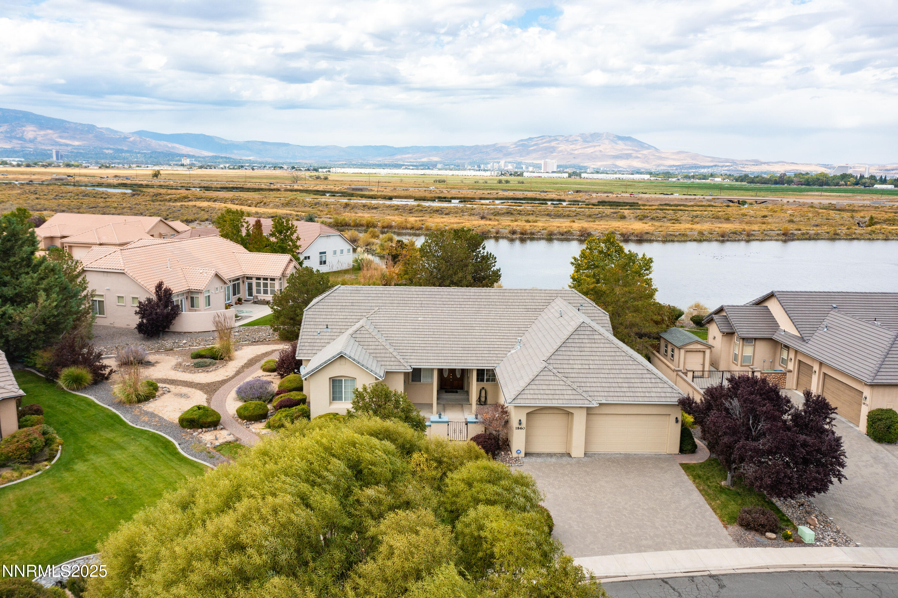 HiddenMeadows1860-068