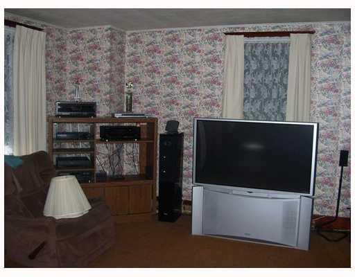 1088 State Rte 1025 New Bethlehem, PA 16242 - Photo 7 of 13 Living Room.