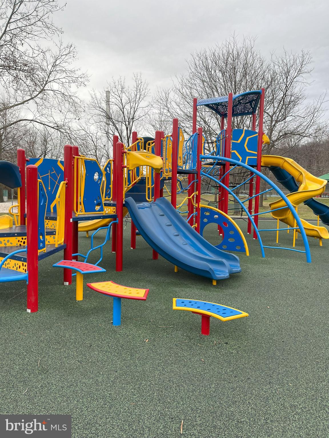 18 Madison Way Downingtown, PA 19335 - Photo 9 of 10 a backyard view of a table and chairs