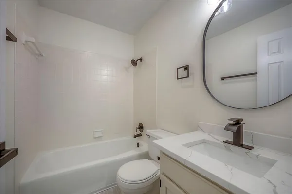 $399,900 | 9415 West 122nd Street, Overland Park, KS 66213