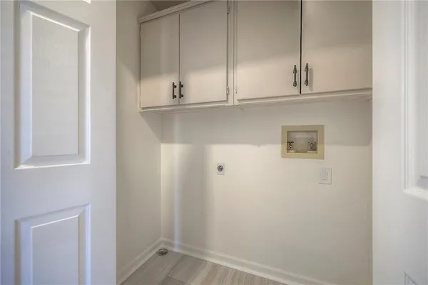 $399,900 | 9415 West 122nd Street, Overland Park, KS 66213