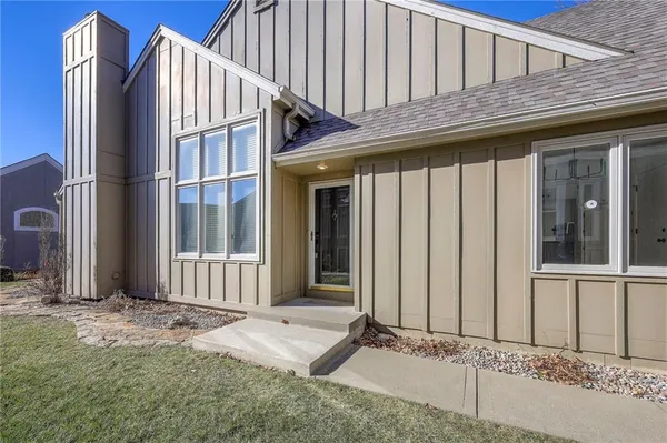 $399,900 | 9415 West 122nd Street, Overland Park, KS 66213