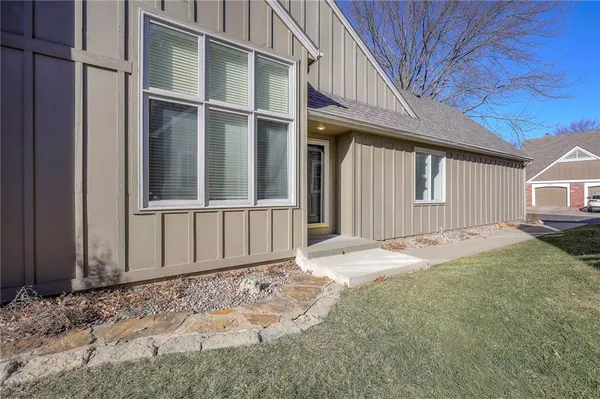 $399,900 | 9415 West 122nd Street, Overland Park, KS 66213