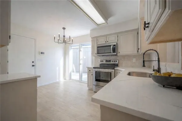 $399,900 | 9415 West 122nd Street, Overland Park, KS 66213