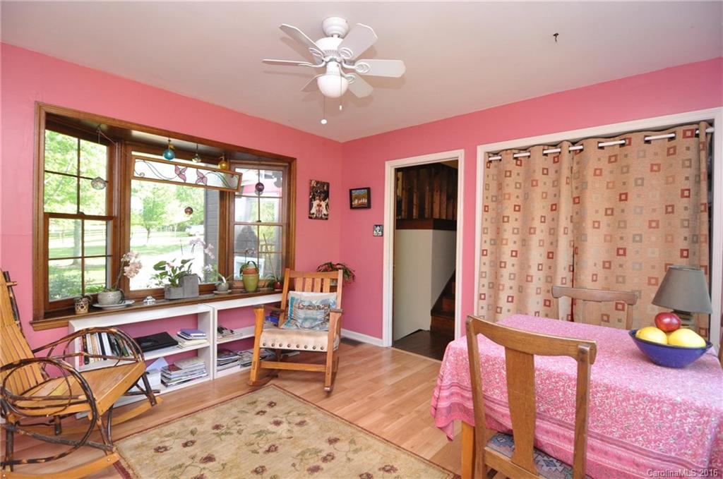 260 W Road Campobello, SC 29322 - Photo 14 of 23 a living room with furniture and a large window