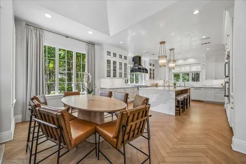 $4,295,000 | 620 Hedwig Road, Hunters Creek Village, TX 77024