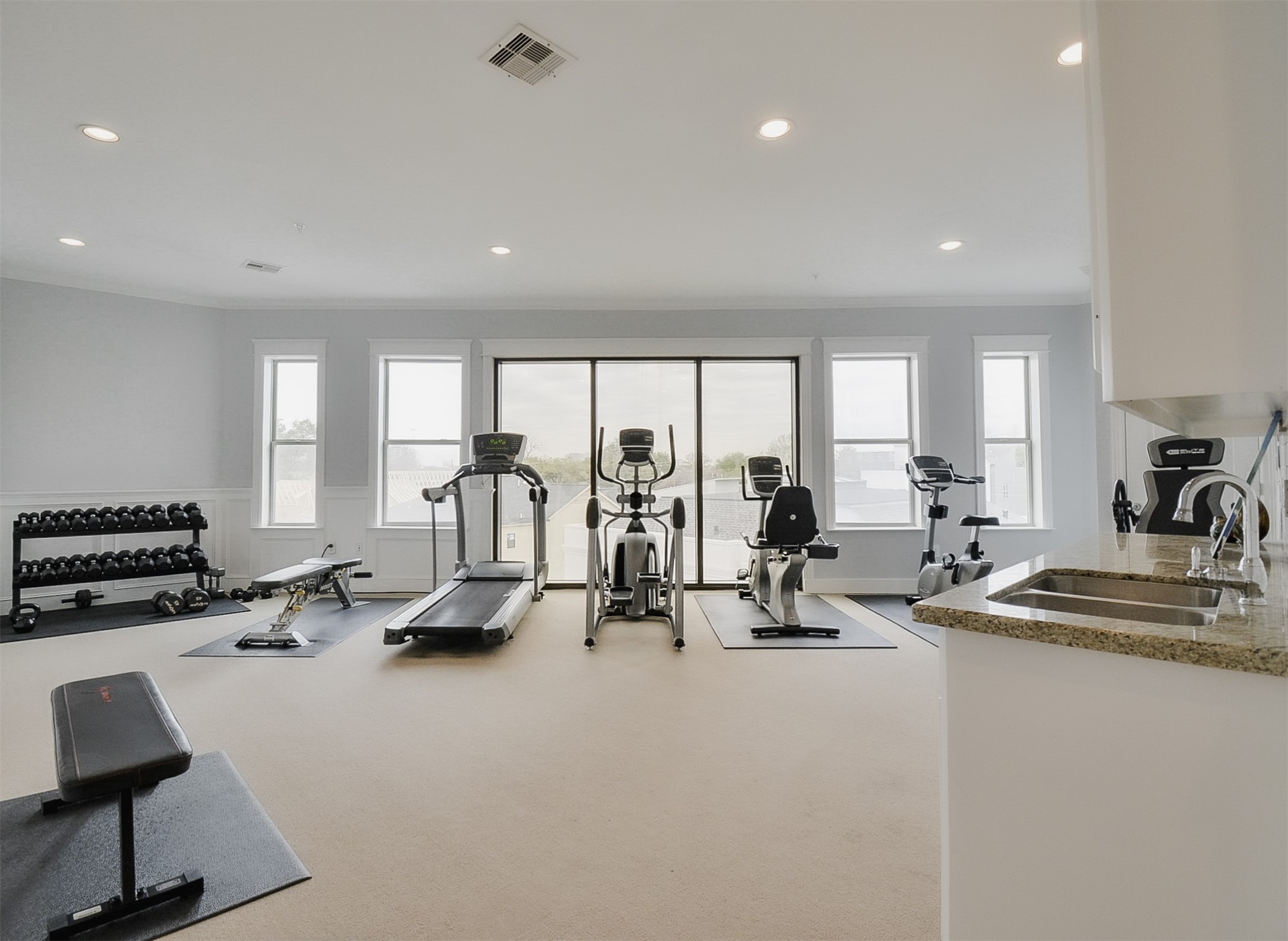 2802 Morrison Street, Unit 109 Houston, TX 77009 - Photo 34 of 40 Community exercise room.