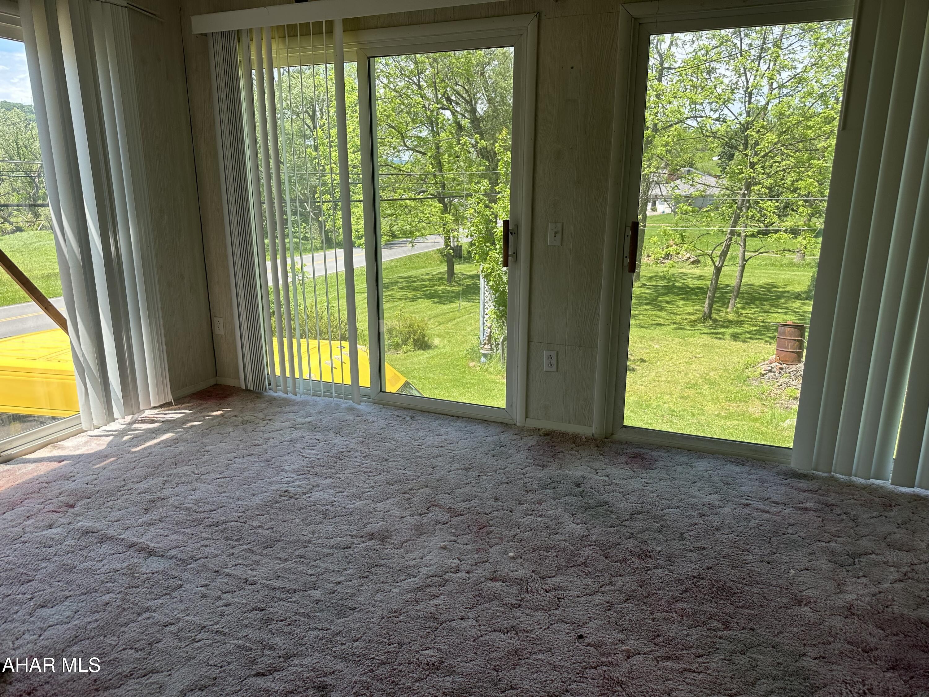 1562 West Loop Road Hollidaysburg, PA 16648 - Photo 4 of 30