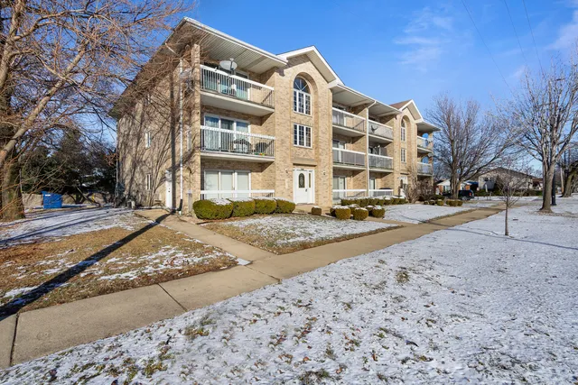$189,900 | 5242 West 79th Street, Unit 3D, Burbank, IL 60459