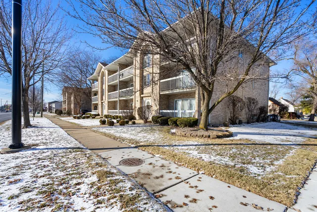 $189,900 | 5242 West 79th Street, Unit 3D, Burbank, IL 60459