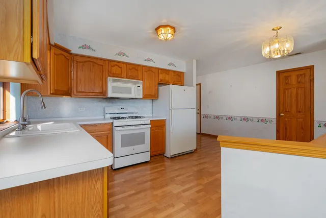 $189,900 | 5242 West 79th Street, Unit 3D, Burbank, IL 60459