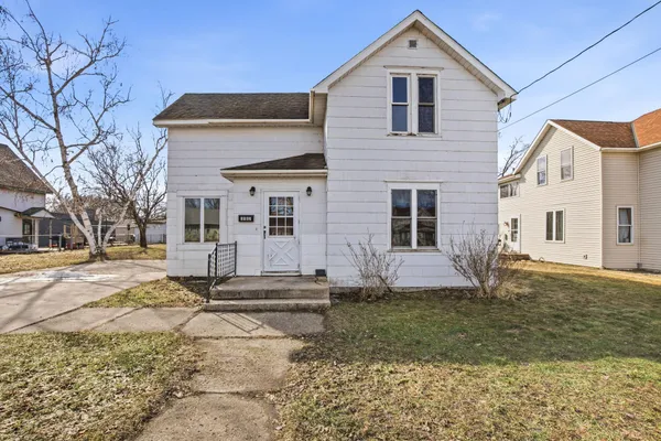 $99,900 | 110 First Street Southwest, Melrose, MN 56352