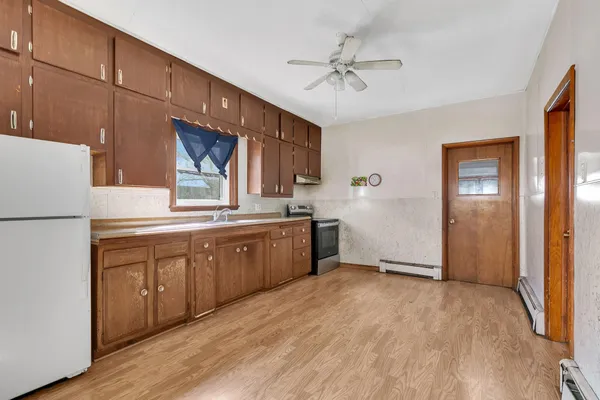 $99,900 | 110 First Street Southwest, Melrose, MN 56352