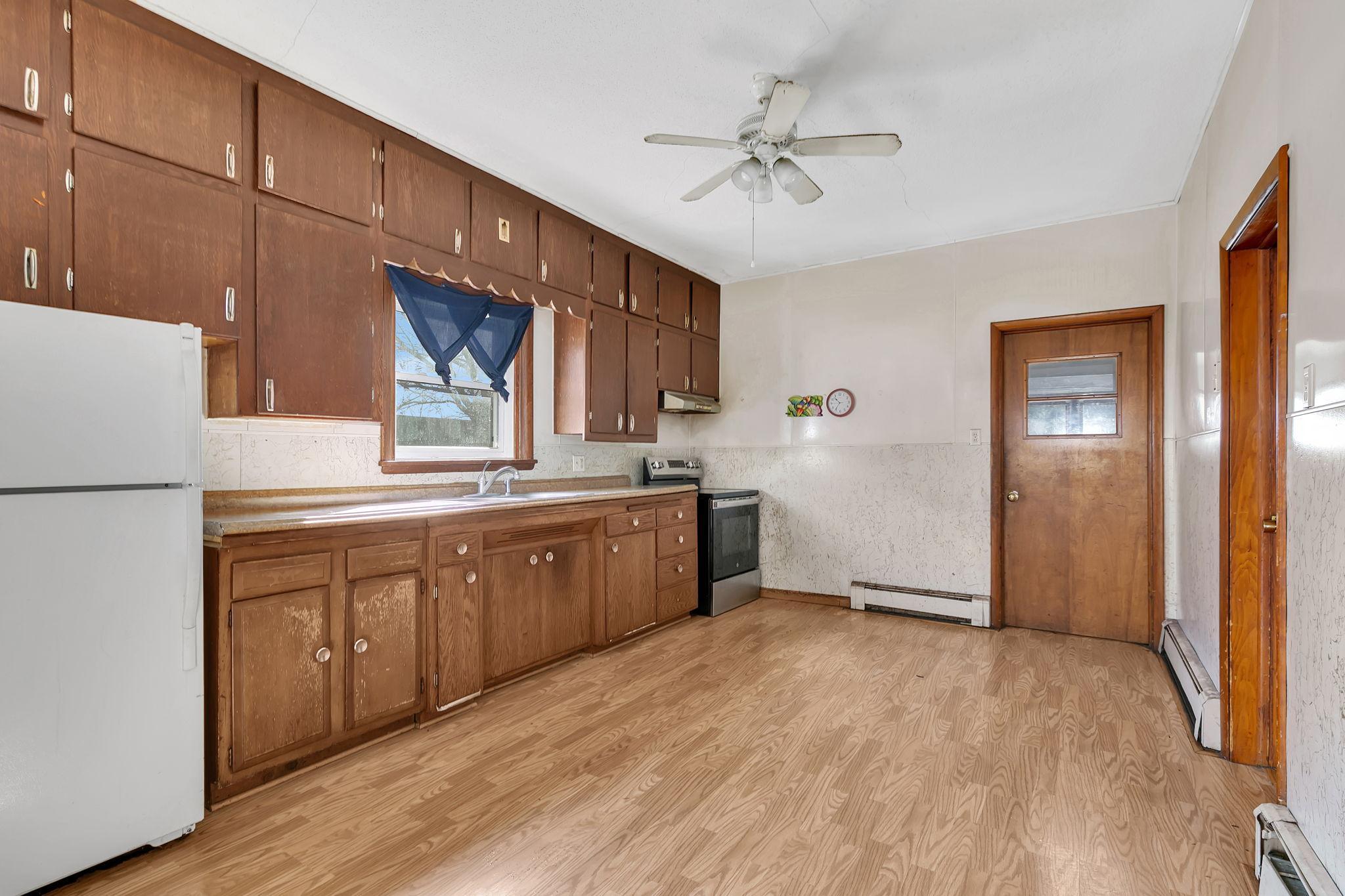 110 First Street Southwest Melrose, MN 56352 - Photo 5 of 15