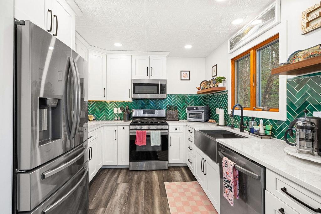 19 Reed Drive Silver Bay, MN 55614 - Photo 2 of 40