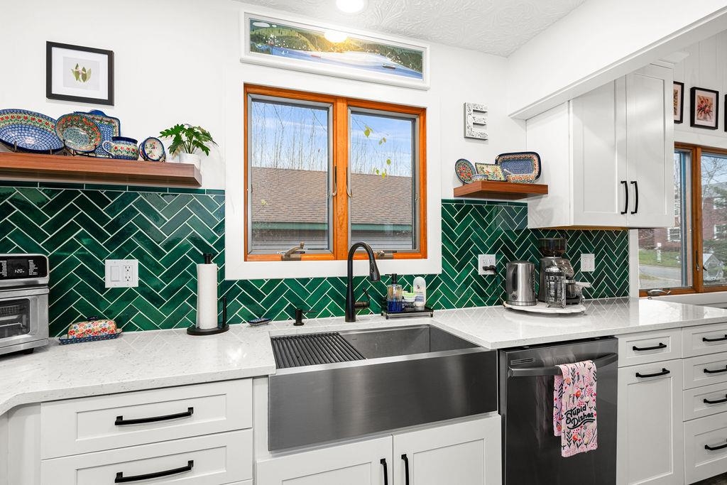 19 Reed Drive Silver Bay, MN 55614 - Photo 3 of 40