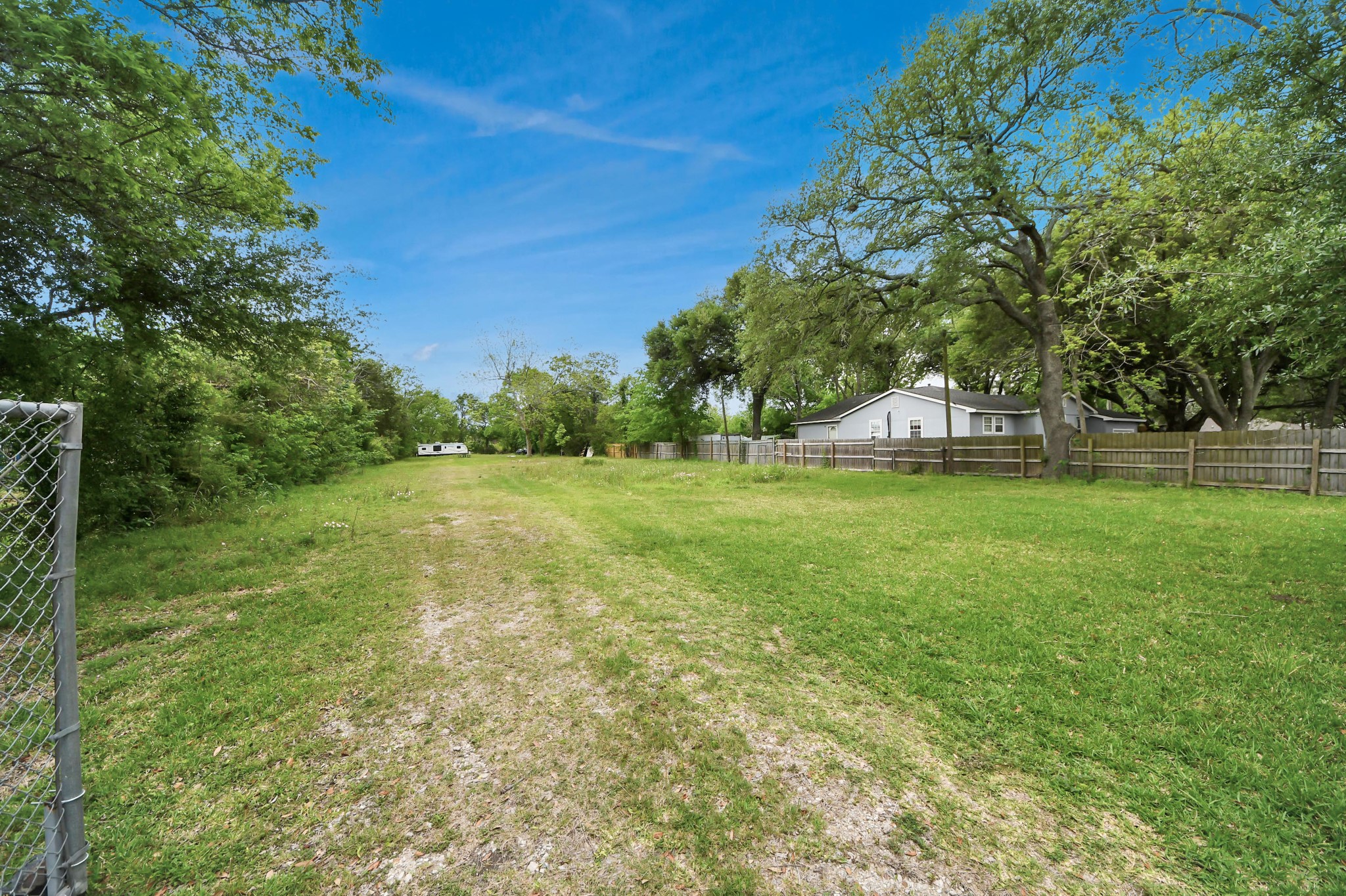 703 N Road Baytown, TX 77521 - Photo 5 of 34