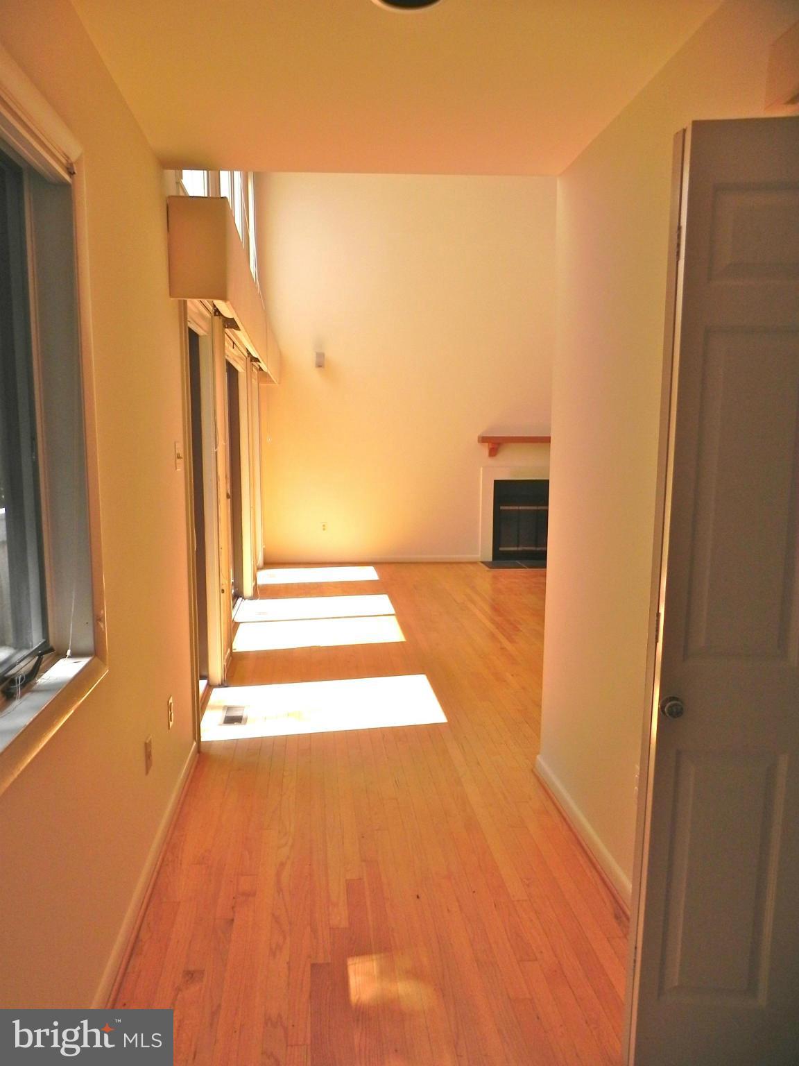 4 Elmwood Road Baltimore, MD 21210 - Photo 4 of 29 Entrance Hallway