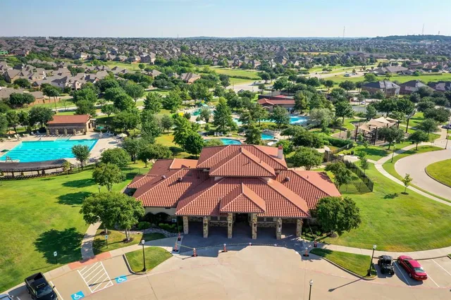 a view of a house with street