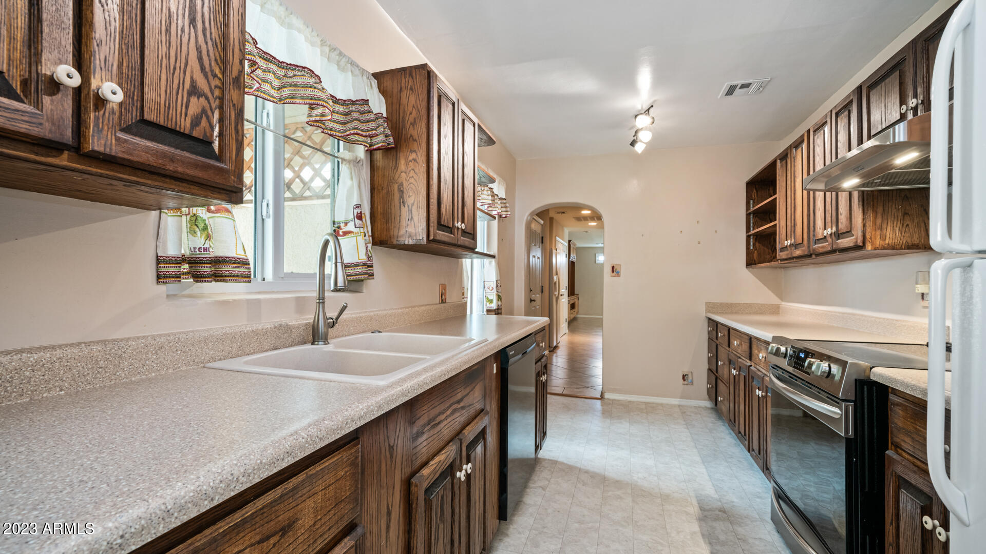 2511 East Cheery Lynn Road Phoenix, AZ 85016 - Photo 9 of 24 6