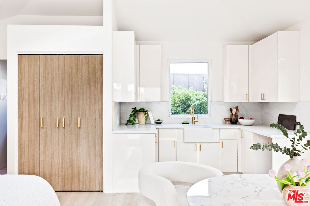 857 Rose Avenue Venice, CA 90291 - Photo 23 of 32