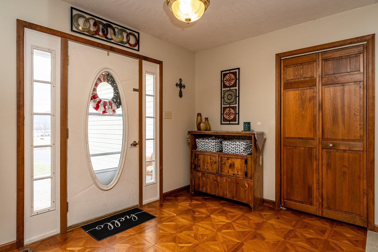 4727 Berrytown Road Elkton, VA 22827 - Photo 4 of 40 Gallery Image 4